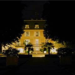 Le château de Vaugrigneuse mise en scène de nuit