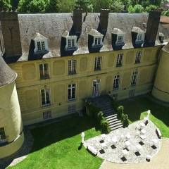 L’arrière du château avec ses deux anciennes tours.
